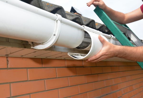 Gutter Seam Repair in Toccoa